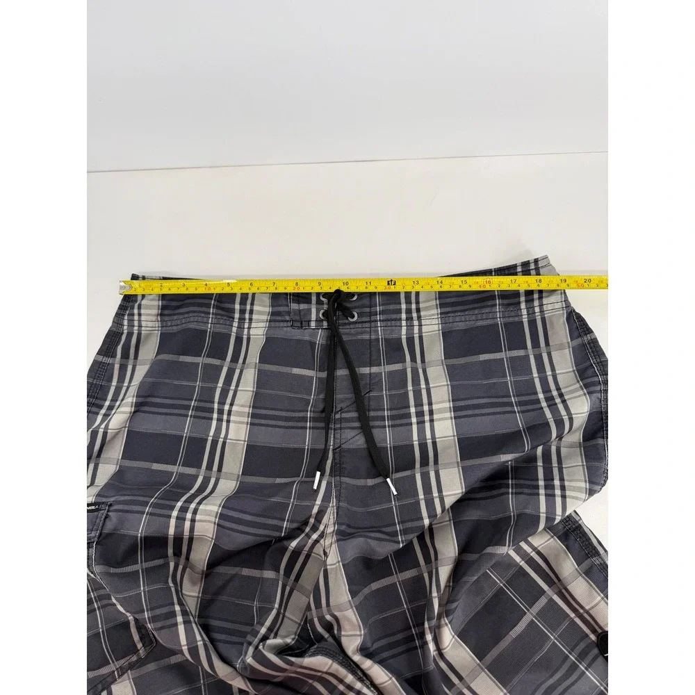 ONeill Mens Plaid Board Shorts Grey Black White Cargo Pocket Swim Trunks Sz 38